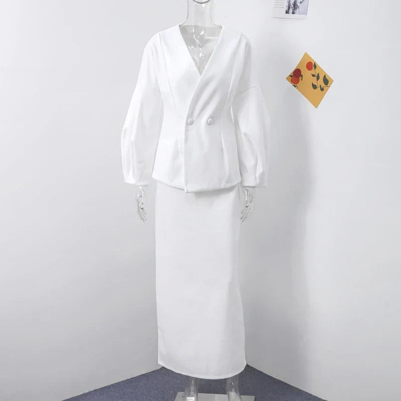 סט שני חלקים צמרי בעיצוב מלכותי חצאית מידי ובלייזר - Reina